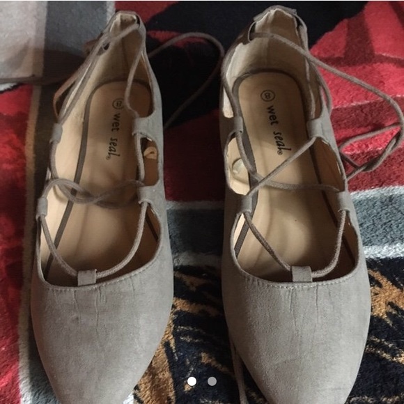 Olive green shoes/flats - Picture 2 of 2